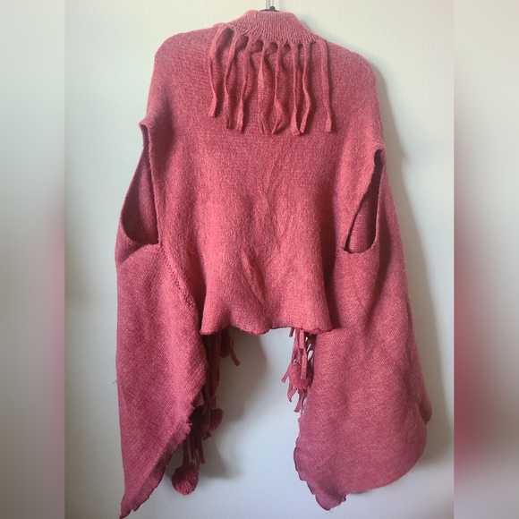 NWT PomPom Fringe Kimono - Picture 2 of 3